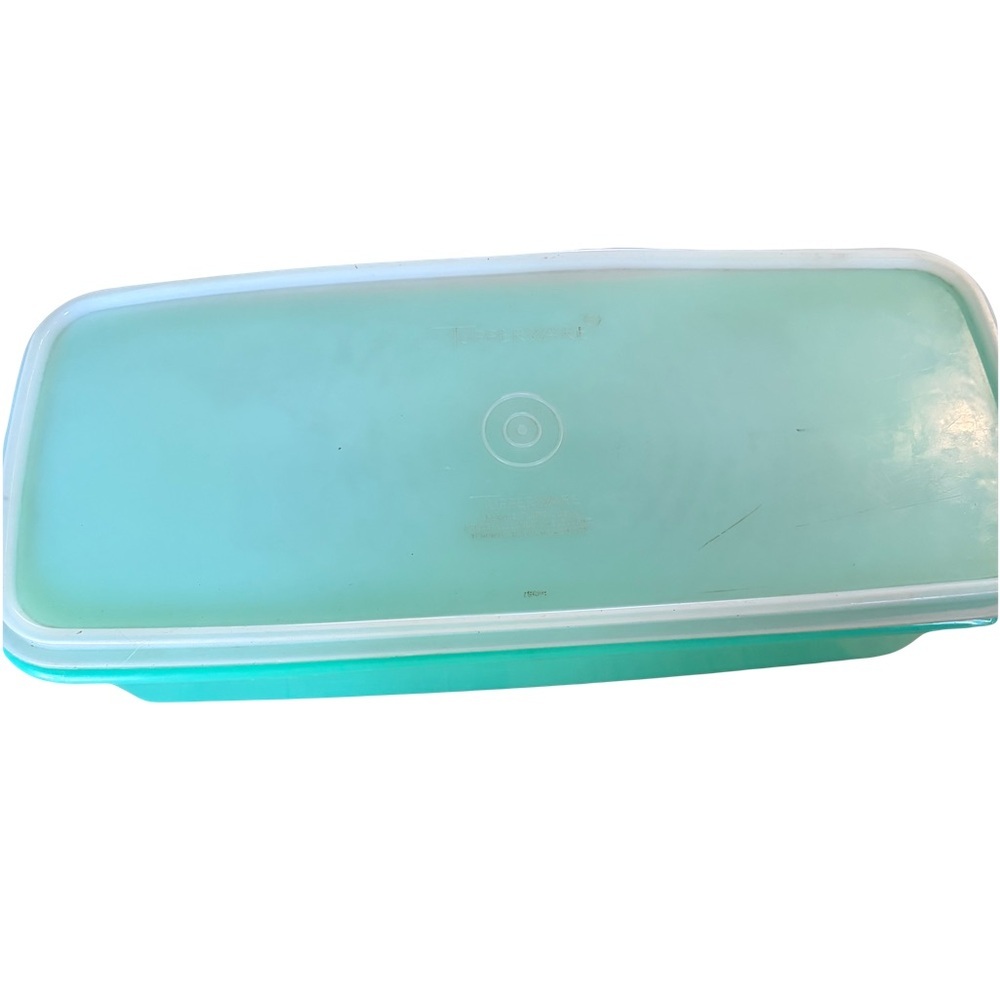 Tupperware Green Food Storage Container - Picture 2 of 5
